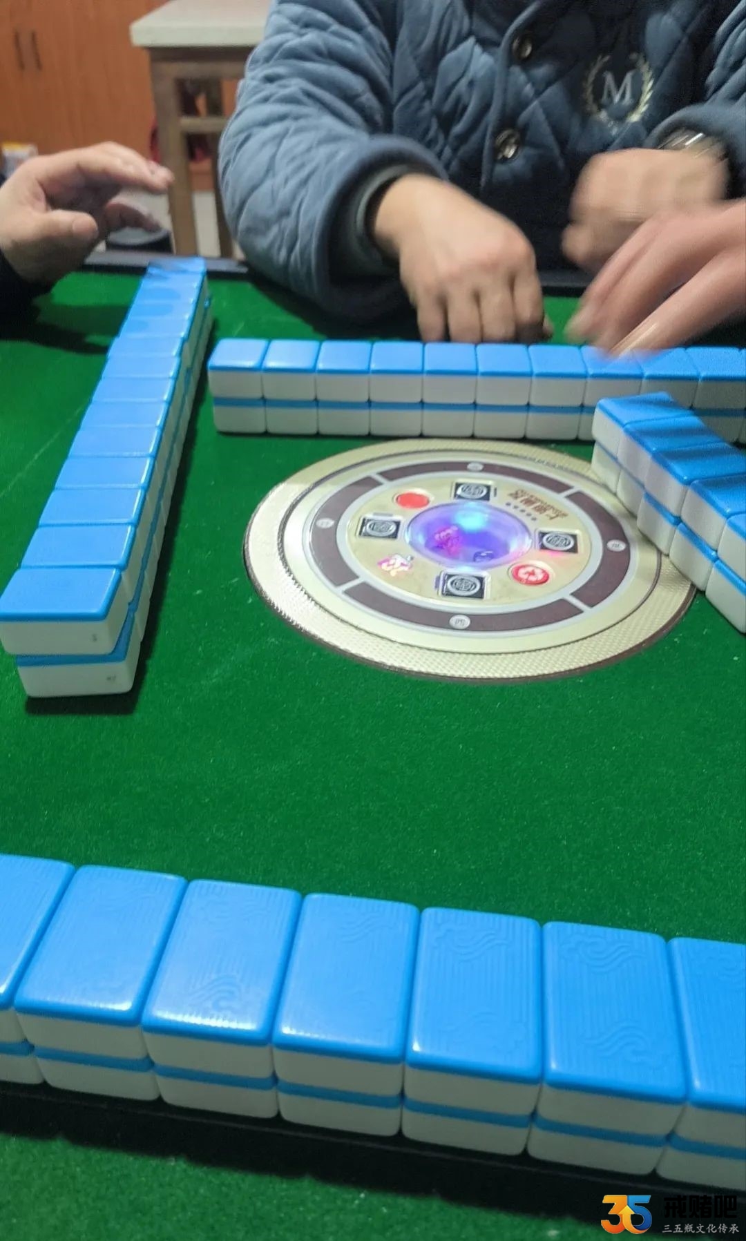 640
